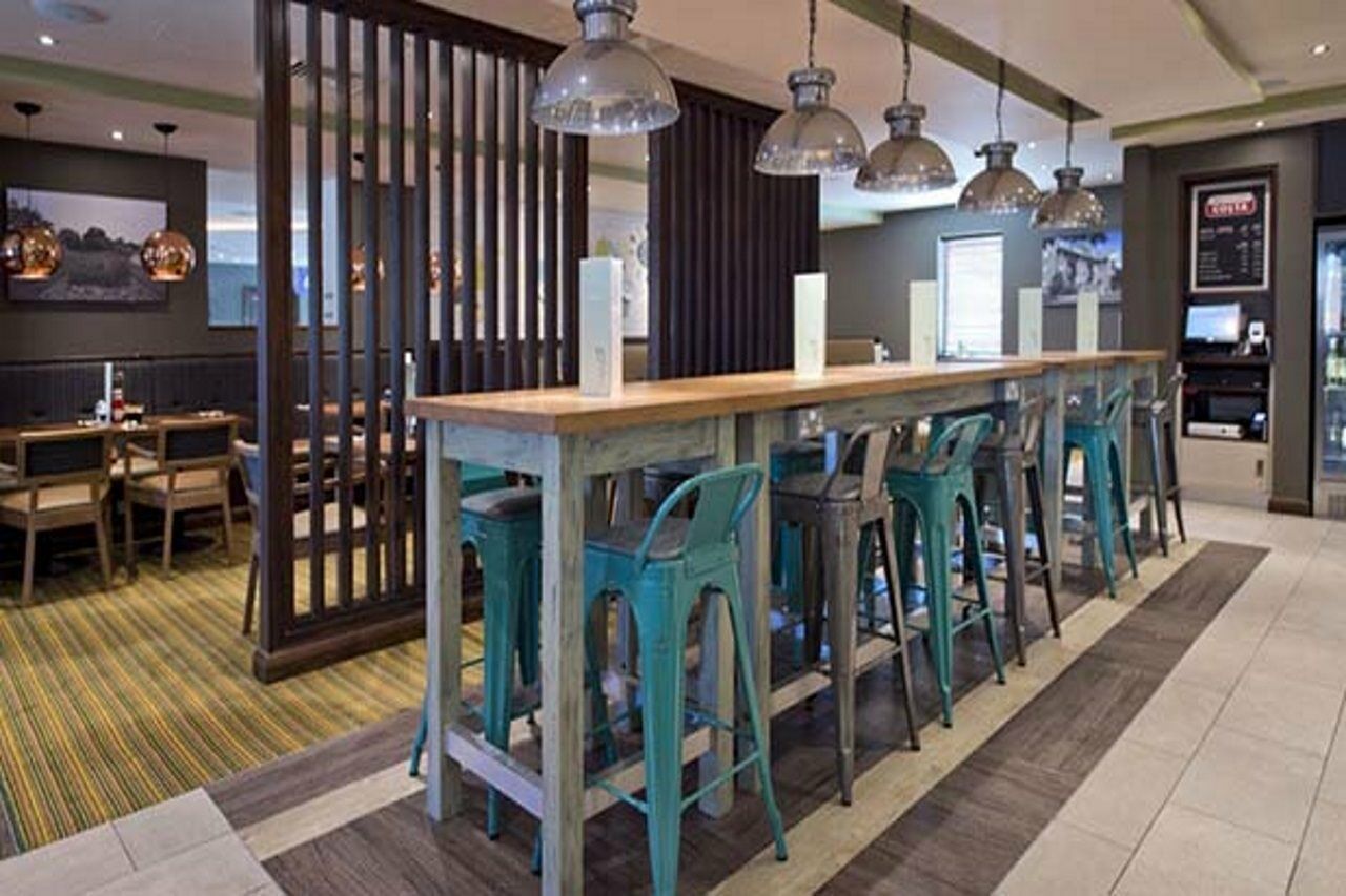 Premier Inn Addlestone Exterior foto