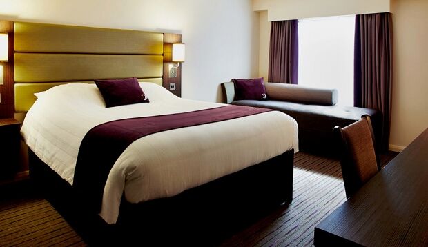 Premier Inn Addlestone Exterior foto