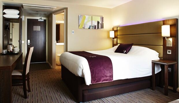 Premier Inn Addlestone Exterior foto